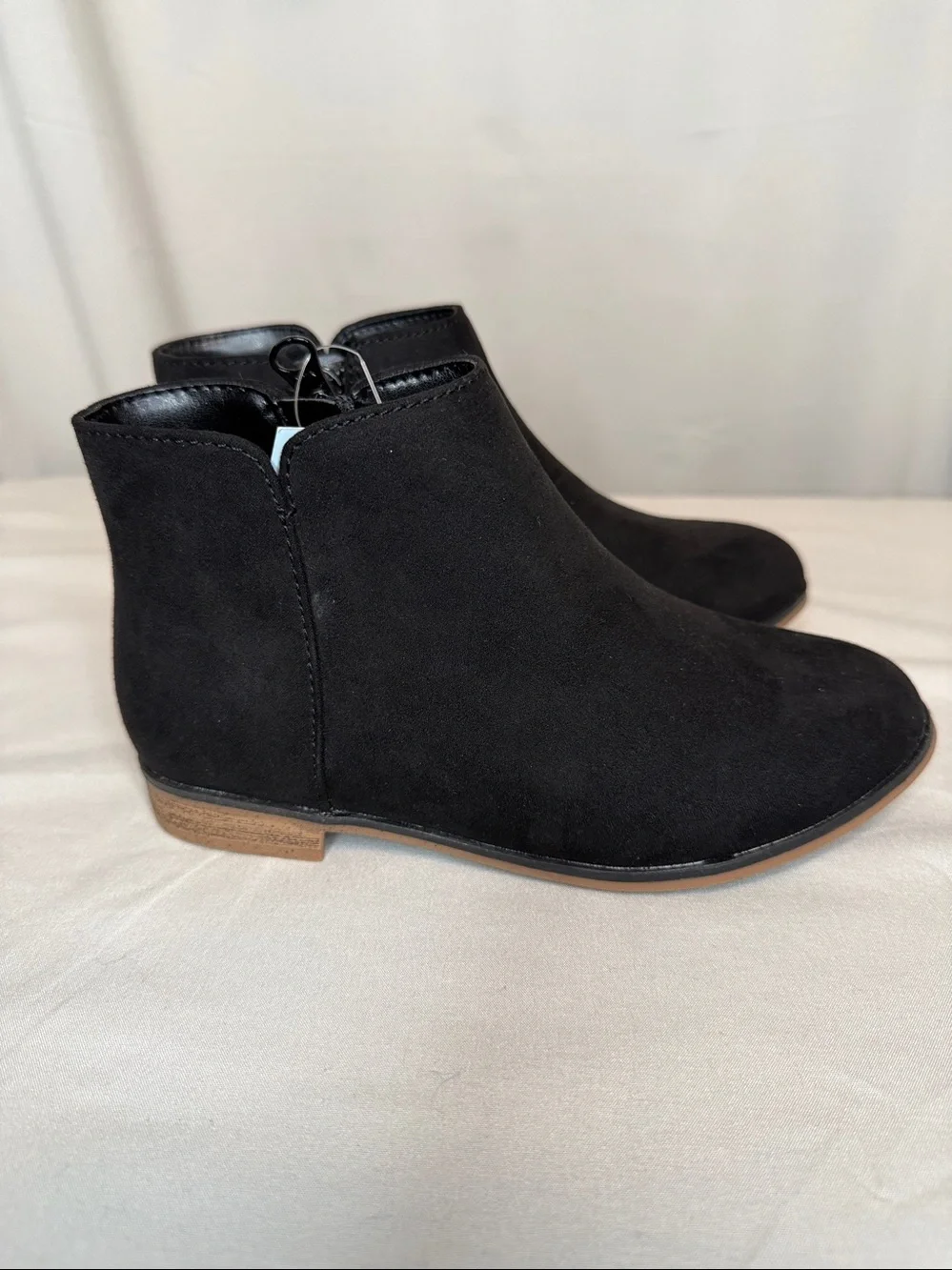 Cat & Jack kids black opal ankle boots zippers new faux suede 13 polka dot zip